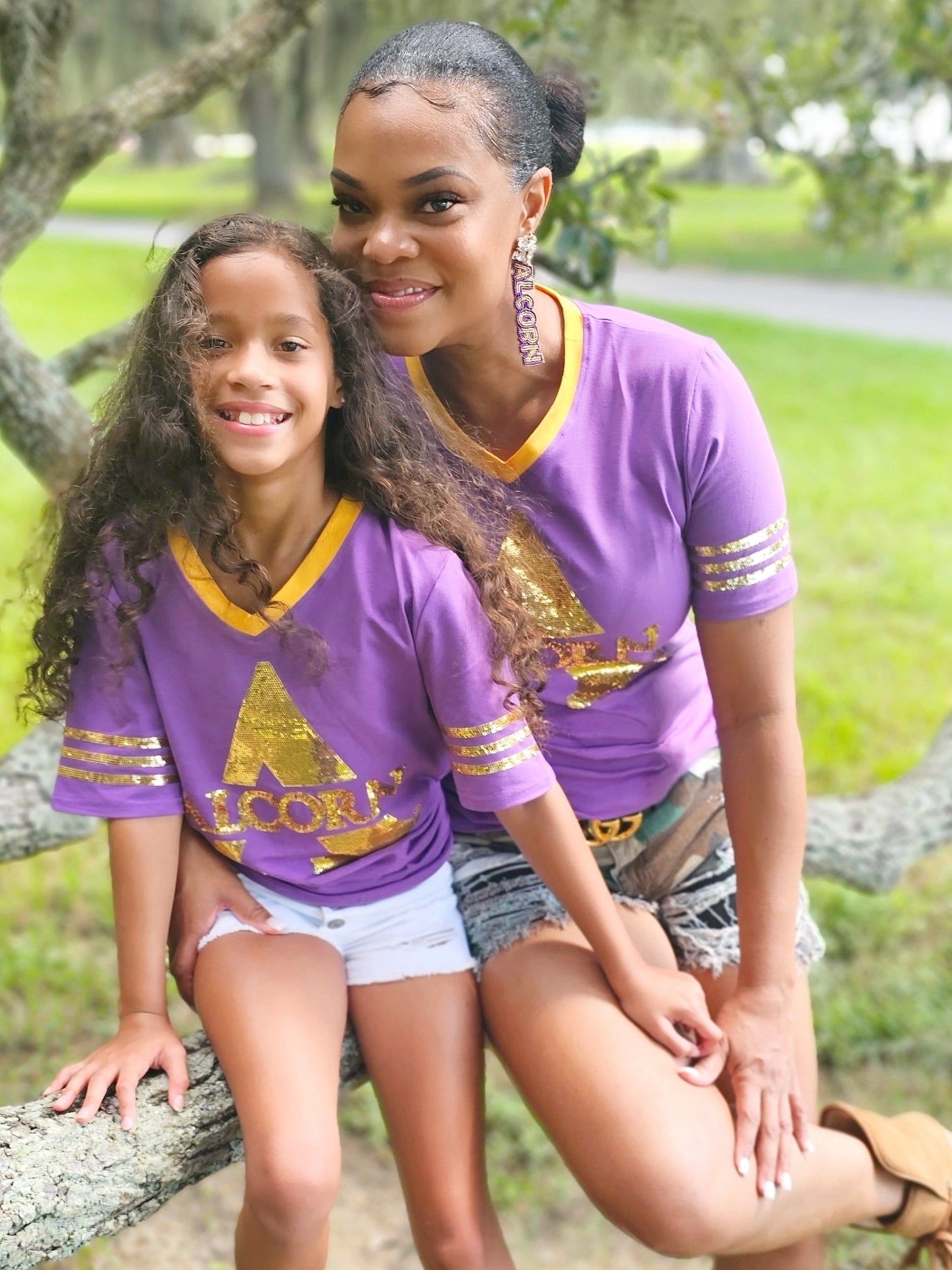 ASU SEQUIN V-NECK TEE